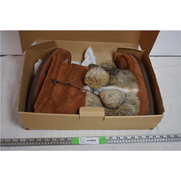Manitobah Mukluks - size M12