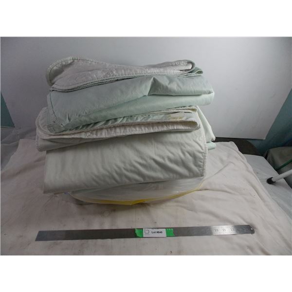 Hospital Quality Soaker Pads approx 10+