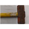 Image 2 : pair of sledgehammers, one broken handle