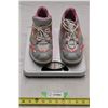 Image 1 : MBT footwear size 7 women + bathroom scale (max 270lb)