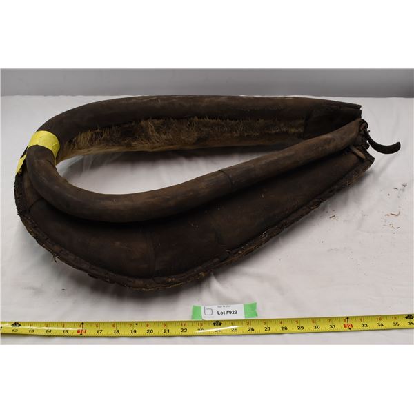 Horse Collar with hair - marked 22"