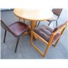 Image 4 : Wooden Round table with 4 chairs