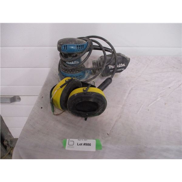 makita 5" palm sander (working) + earmuffs