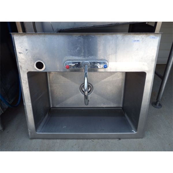 Used 33''x28'' SS Single Compartment Wash Sink with tap