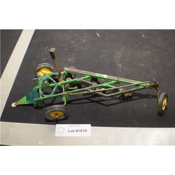 JOHN DEERE 1/16TH PLOW TOY AS/IS