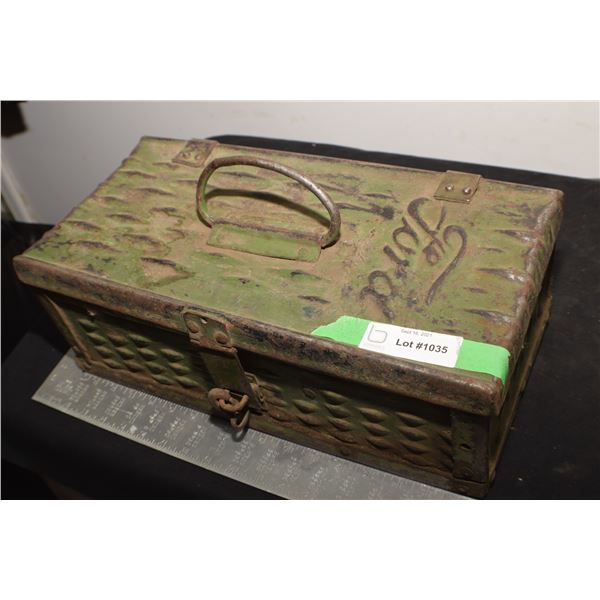 WONDERFUL FOLK FORD TOOLBOX MADE FROM A  ANTIQUE RUNNING BOARD