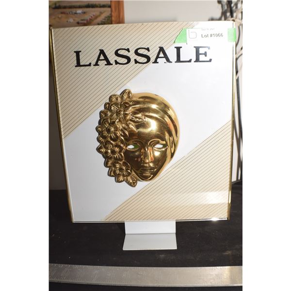 LASALLE STORE LIGHT UP DISPLAY SIGN ///LIGHT UP GREEN EYES