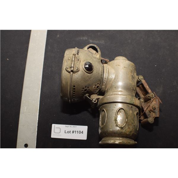 WOW! MOTORCYCLE ANTIQUE CARBIDE LIGHT ' CHIEFTAN'