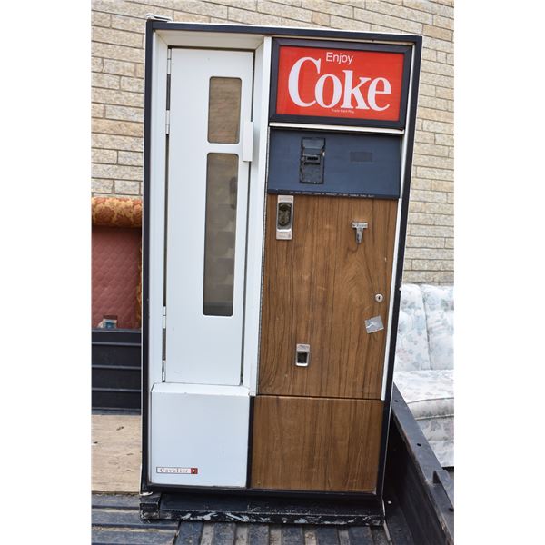 Coke Vending Machine (works, with key) very heavy