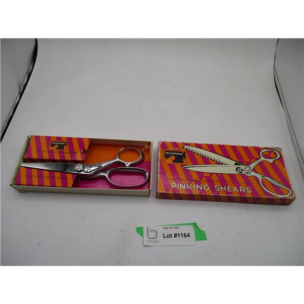 vintage tailor form pinking shears in box - 7"