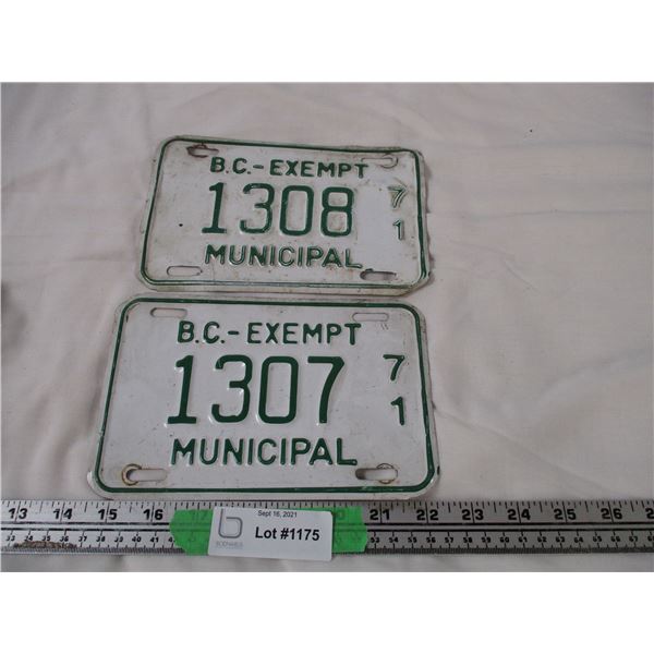 (2) BC Exempt municipal license plates 1971 - consecutive numbers