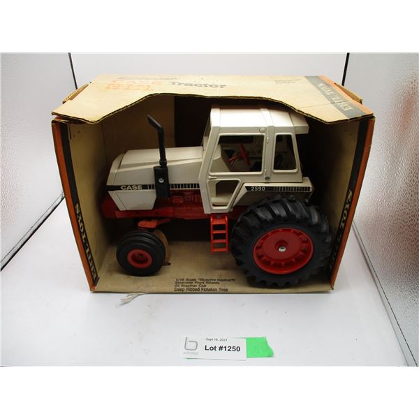 Ertl 1/16 Scale Case 2590 Tractor (NIB)