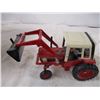 Image 2 : international 1586 Tractor with loader (ertl - total length 13")