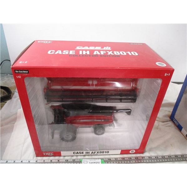 Ertl Case IH AFX 8010 1/32 Combine (NIB)
