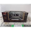 Image 2 : 1940 Ford Limited edition collector bank (NIB)