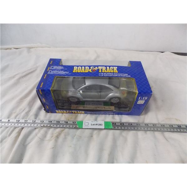 Road&Track Beetle size: (1:18) (NIB)