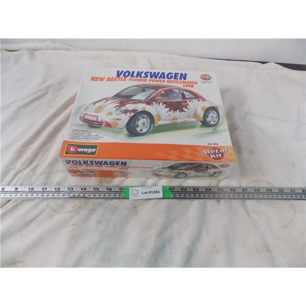 Volkswagen New Beetle 1998 metal kit (NIB)