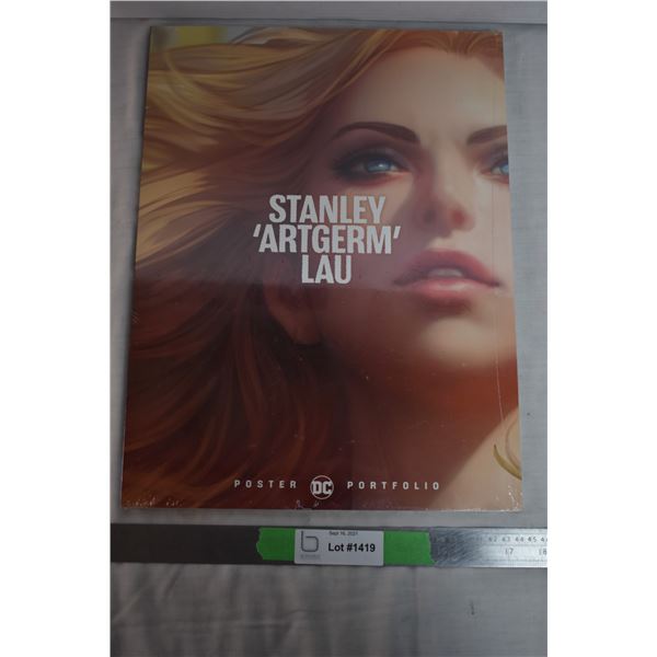 20-superhero pictures large book - sealed