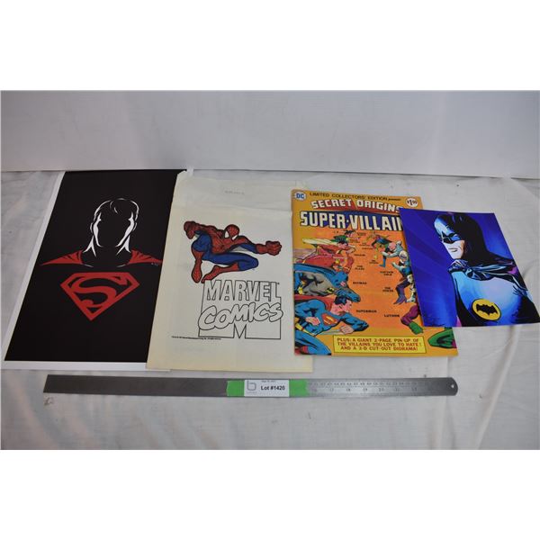 Superhero photo's + Vintage DC Trivia Booklet