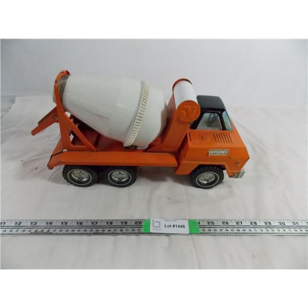 Nylint Cement Truck wiht mixing barrel + lifts