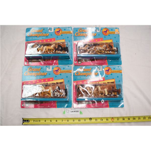 2X The Money - Grand champion miniature horse set (NIB)