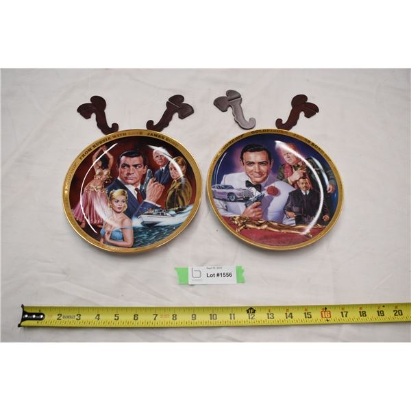 Collector Plates Goldeneye 007 with stands in styrofoam