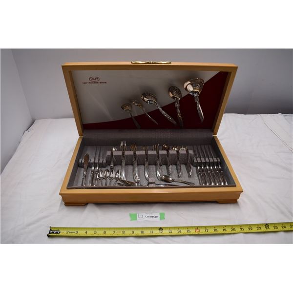 Rogers 1847 silverware set in box