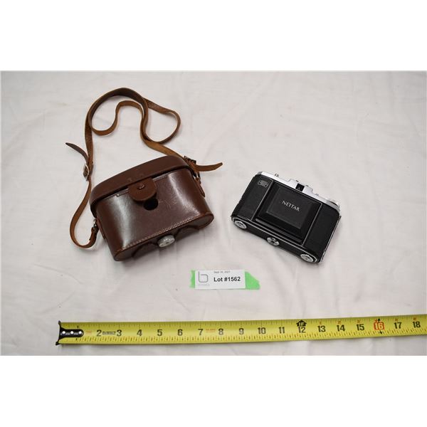 Vintage Zeiss Ikon Camera in leather case