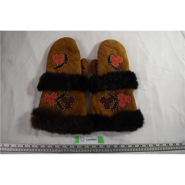 Moosehide leather tanned gloves