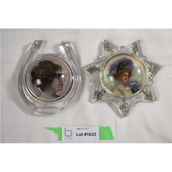 Reverse painted Magnifying Glass Photo's