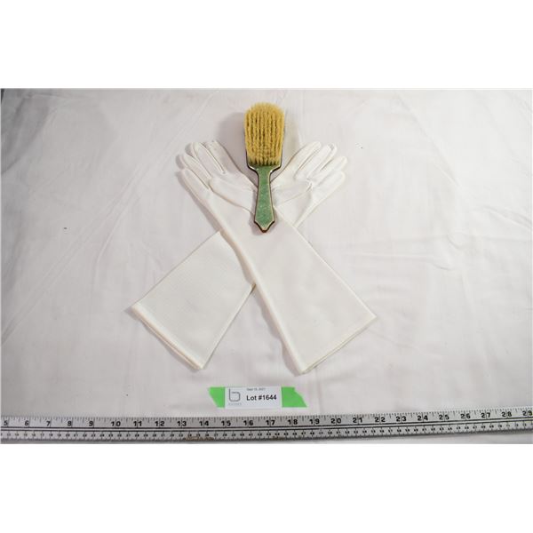 Vintage Nylon Slenderizing gloves + Vanity Hair Brush