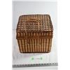Image 2 : Wicker Picnic Basket - 12.5"x11"x11"