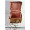 Image 3 : Wicker Picnic Basket - 12.5"x11"x11"