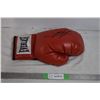 Image 1 : Signed (JSA CoA) Boxing Glove - Sugar Ray Robinson