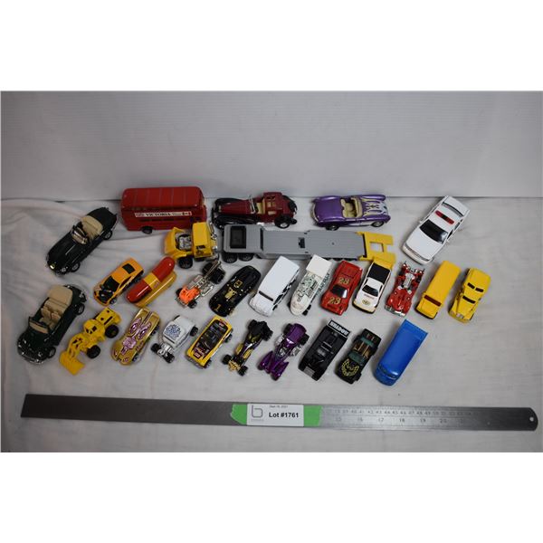 lot of diecast cars , marjorette, hotwheels, etc