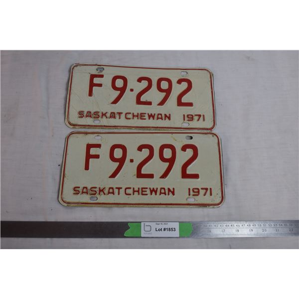 1971 Sask Farm License Plate Pair