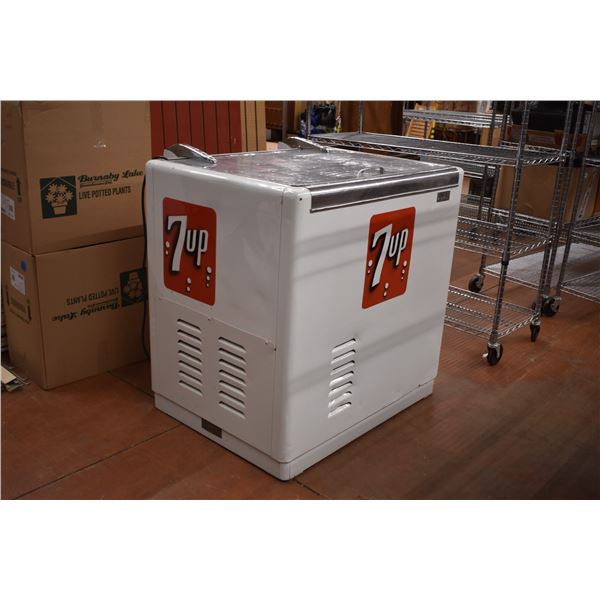 7-up Fridge Freezer - 36W 31L 36T