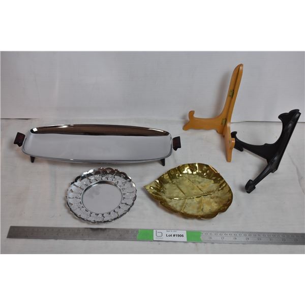 Misc household trays + plate stands