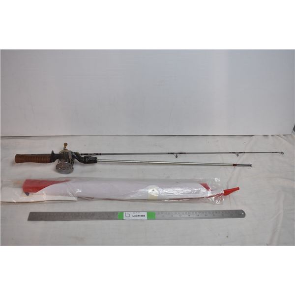 Vintage Fishing reel + toy Kite