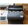 Image 3 : Antique Underwood Noiseless Typewriter
