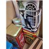 Image 5 : Vintage Cookie Tin Collection