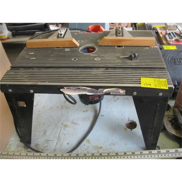 CRAFTSMAN ROUTER TABLE WITH ROUTER