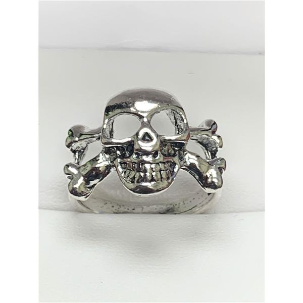 Silver Bikers Skull and cross bones Gents Ring size 9-10