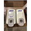 Image 1 : Purell Push Style Dispenser Lot of 2
