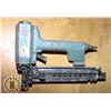 Image 1 : AIR STAPLE GUN