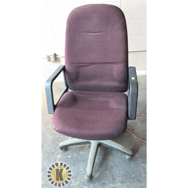 OFFICE CHAIR