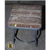 Image 1 : WORKSHOP STOOL