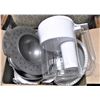 Image 1 : Box of Kitchen Items