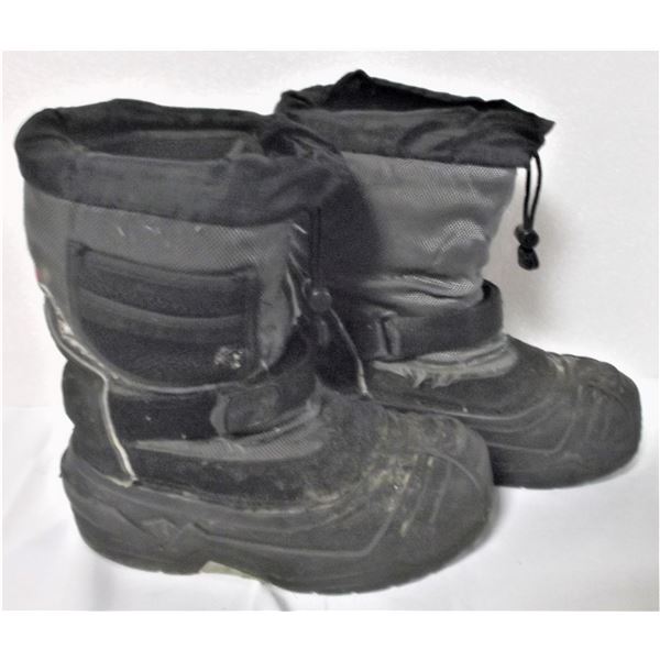 Pair of Winter Boots - Size 3