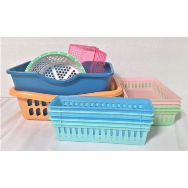 Lot of Plastic Storage Bins